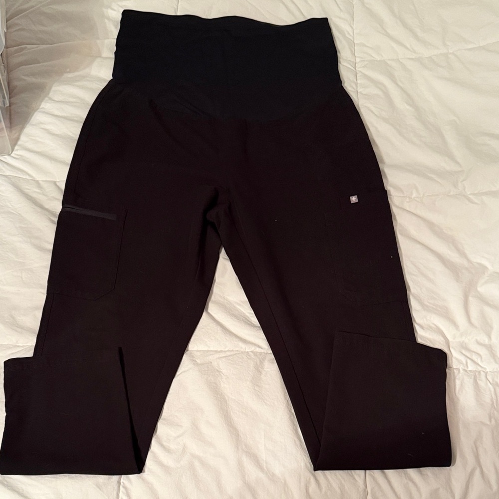 Figs Maternity Scrubs Technical Collection Pants in Black- Large